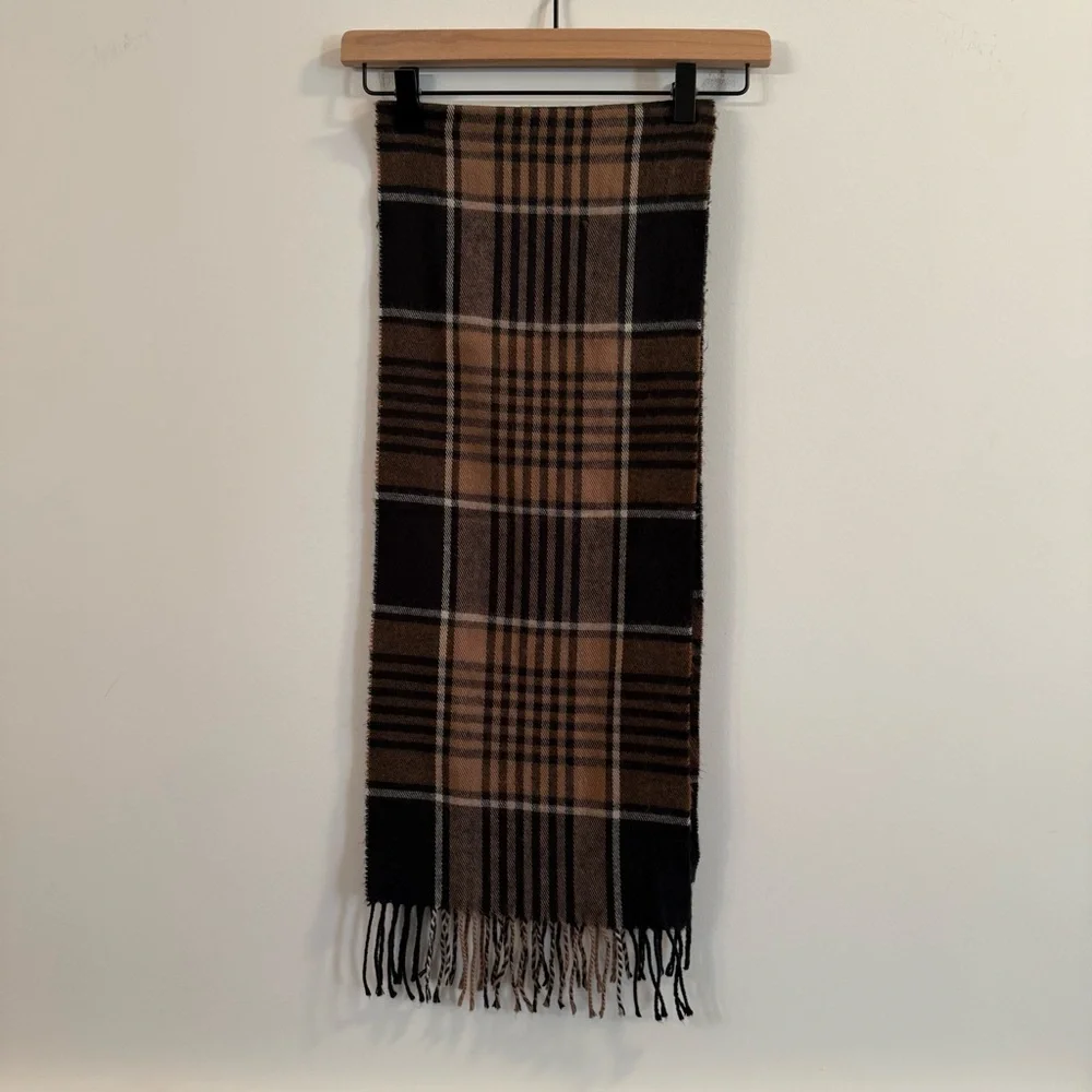 Geoffrey Beene Black and Brown Plaid cashme Scarf